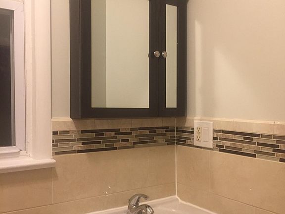 4th image of 242 Jewett Ave APT 2