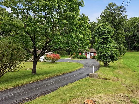 2nd image of 3573 Lower Saucon Rd