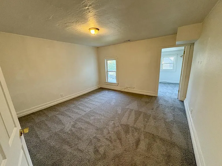 408 S Wright St #B — Photo 8