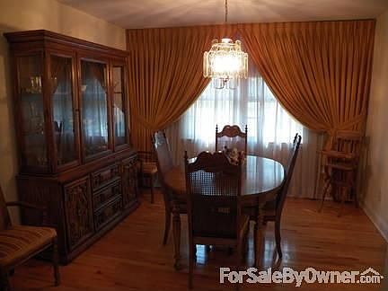 Dining Room : 12 x 9.5