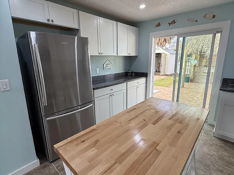 6814 Driftwood Dr — Photo 9