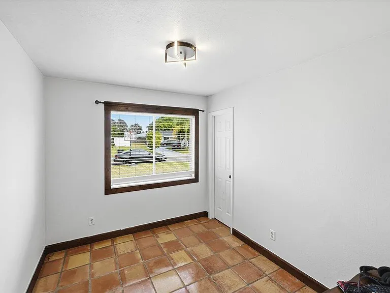 1969 SE Redwing Cir — Photo 21