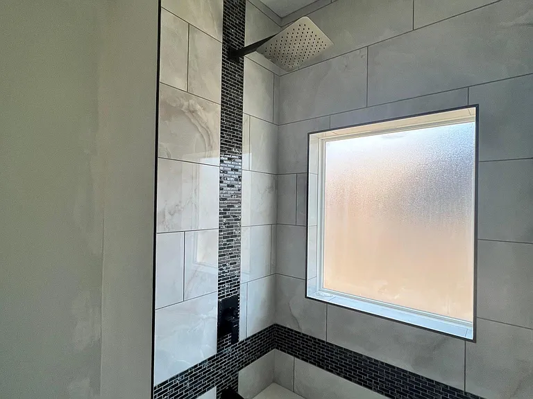 121 S 21st Ave — Photo 6