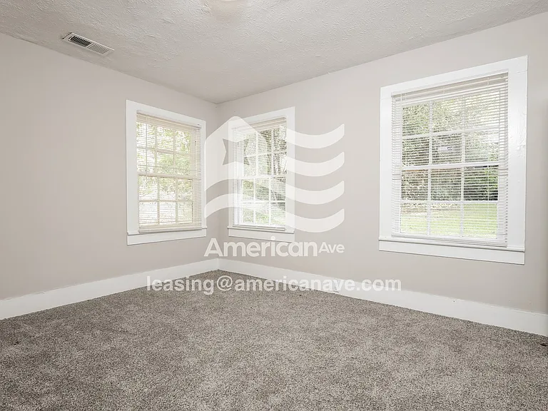 1758125_011_wm_-_bedroom_13055926.jpg