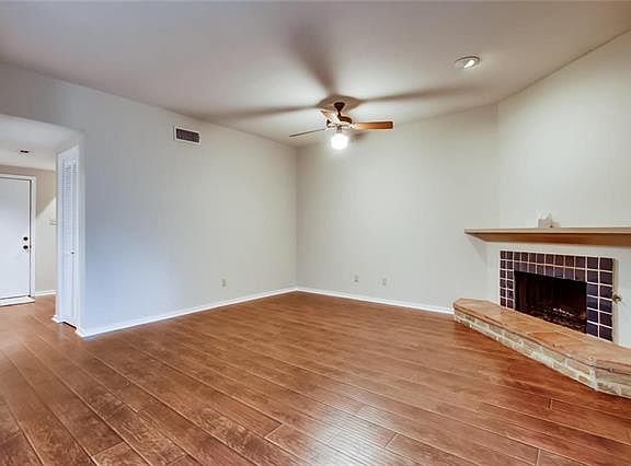5th image of 606 W Lynn St APT 32