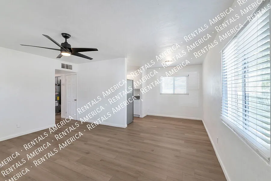 Brand New Listing- 3 bedroom — Photo 4