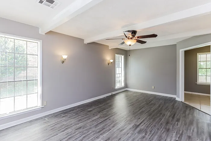 3 bed, 2.0 bath, 1344 sqft, $1,495 — Photo 3