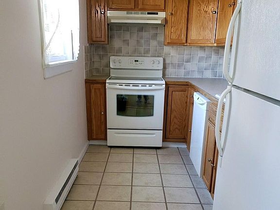 4th image of 84 White St #A