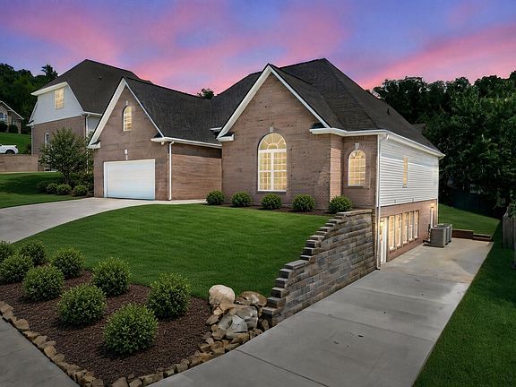 2nd image of 2266 Red Tail Ln