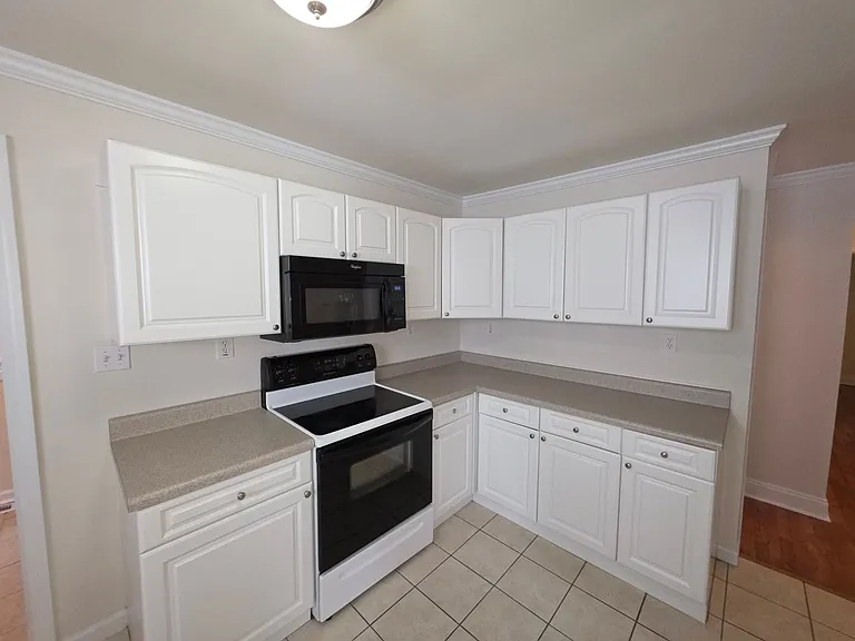 356 Melbourne Ct — Photo 14