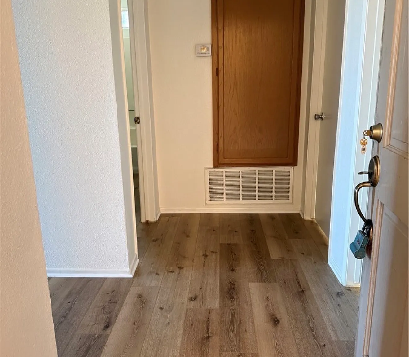 2 bed, 900 sqft, $1,700 — Photo 4