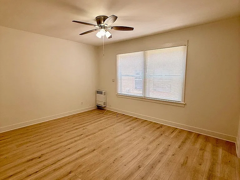 3057 Leeward Ave #15 — Photo 2