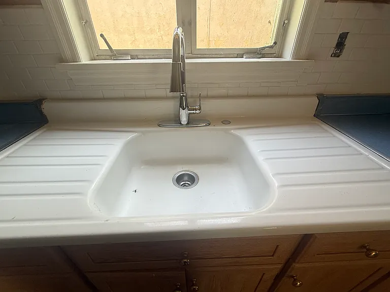415 E Green St — Photo 6