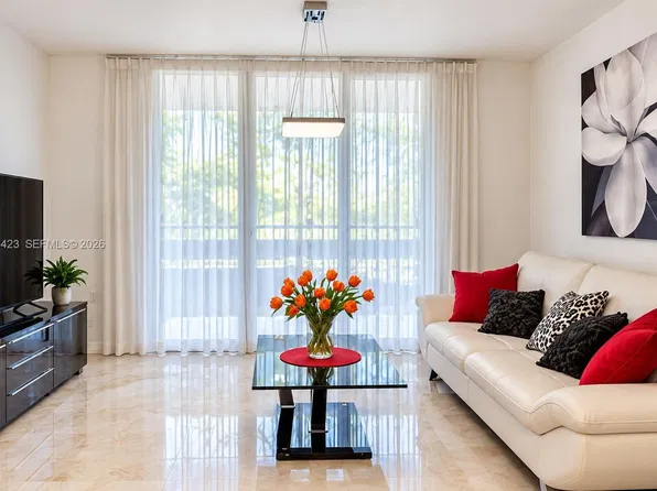 19801 E Country Club Dr, Aventura, FL