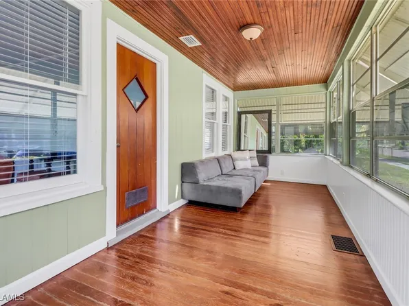 1619 Poinsettia Ave, Fort Myers, FL 33901