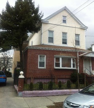 5th image of 10236 85th Ave