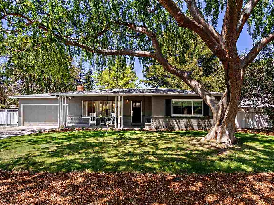 2nd image of 3164 Cordova Way