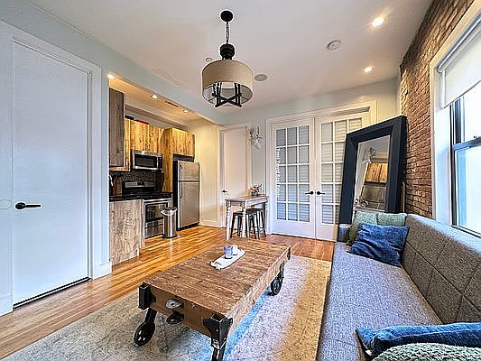 3rd image of 11 W 128th St APT 3B