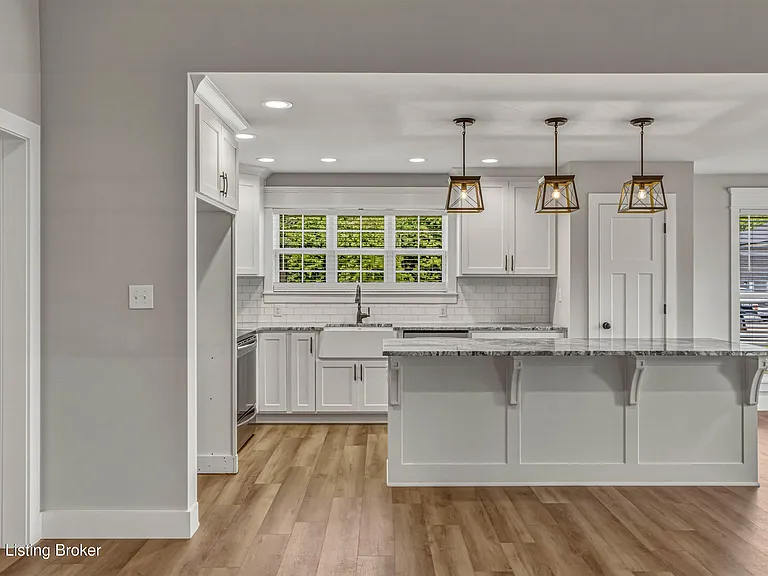 19 Clubhouse Ct — Photo 5