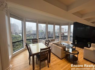 117 Beacon St #PENTHOUSE 1, Hyde Park, MA 02136