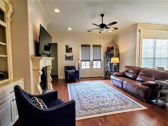 3rd image of 3731 Willow Lake Dr