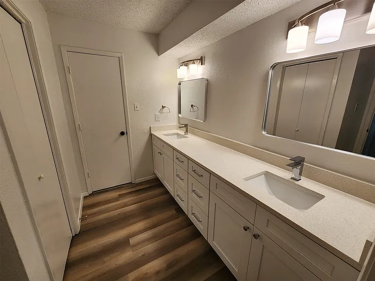 Full bathroom