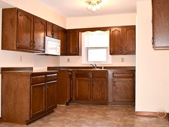 4th image of 603 W Stanton St
