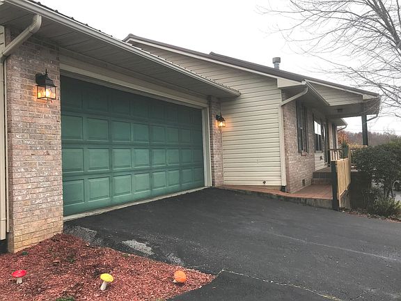 2nd image of 165 Southridge Cir