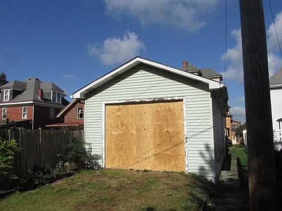 2nd image of 521 Perry Ave
