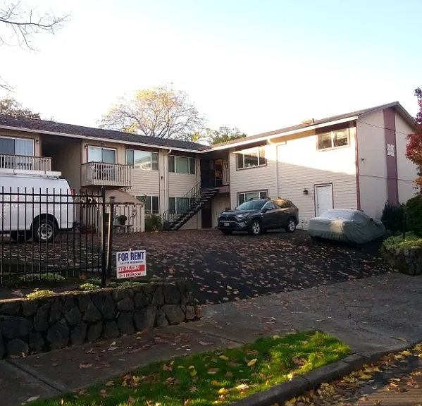 4228 SE 15th Ave #8 — Photo 1