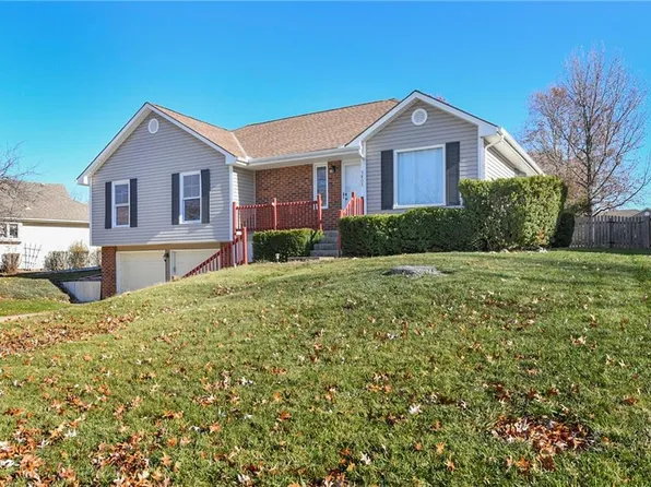 3803 SW Lido Dr, Lees Summit, MO 64082