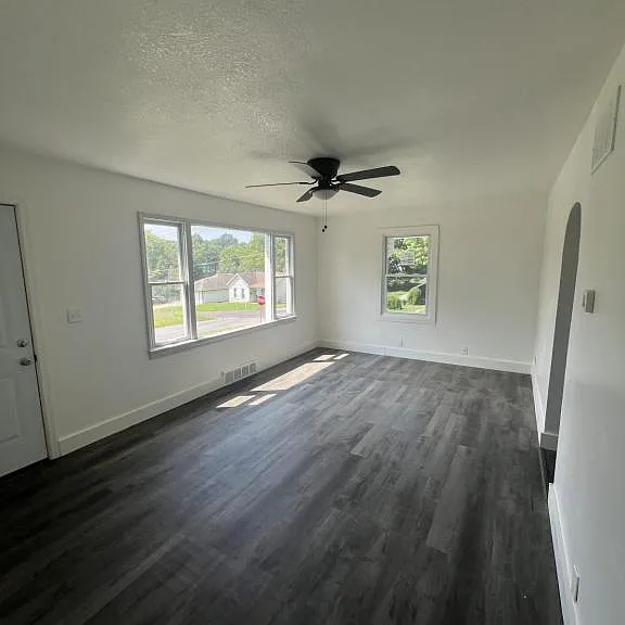 856 Walnut St — Photo 5