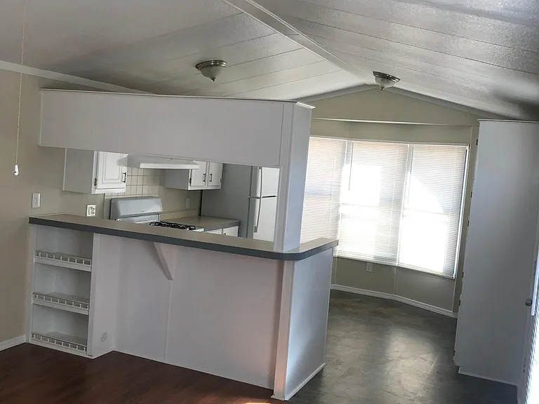 6616 W Valley Ave — Photo 4