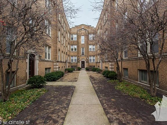 3rd image of 2100 W Ainslie St #123