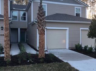 203 Scotch Pebble Dr, Saint Johns, FL 32259