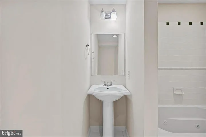 8880 Papillon Dr — Photo 38