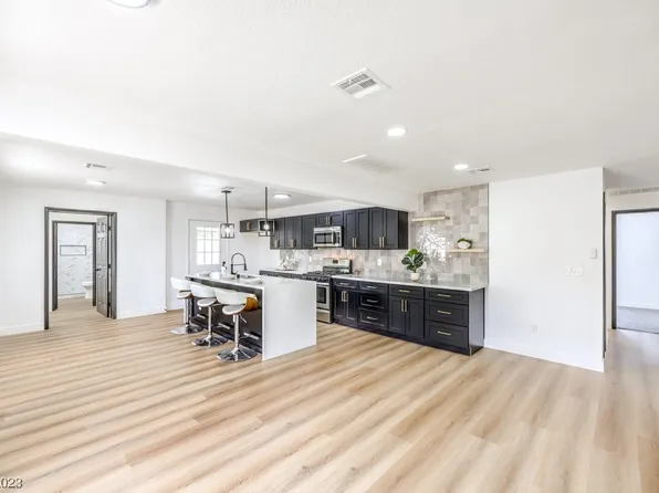 1704 Pacific St, Las Vegas, NV 89104