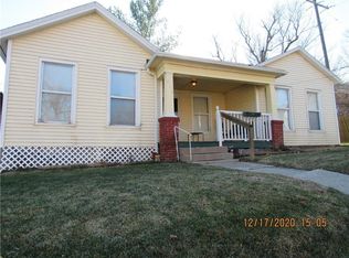 912 Ridenbaugh St, Saint Joseph, MO 64501