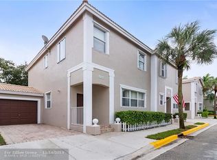 10484 NW 56th Dr, Coral Springs, FL 33076