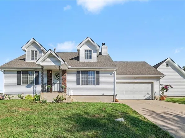 501 NW Hunter Dr, Blue Springs, MO 64014