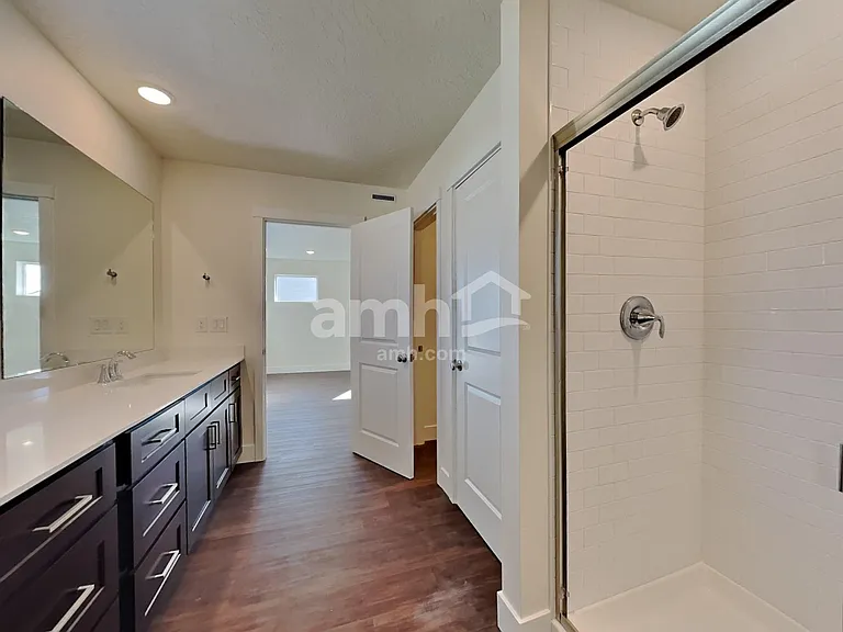 3087 N Vigo Ave — Photo 11