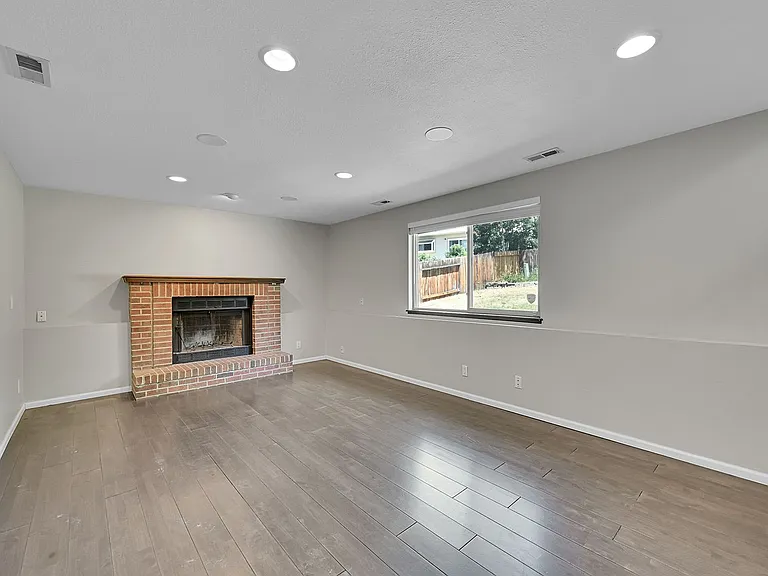 15165 Chelmsford St — Photo 12