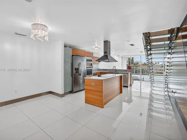 2950 NE 188th St APT 302, Aventura, FL 33180