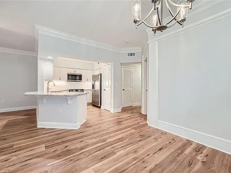 3777 Peachtree Rd #611 — Photo 3