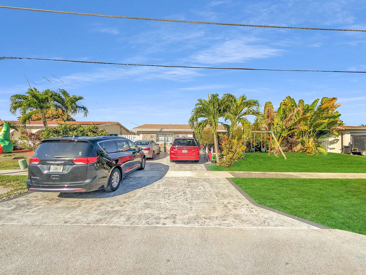 Building Photo - 8361 NW 24th Ct