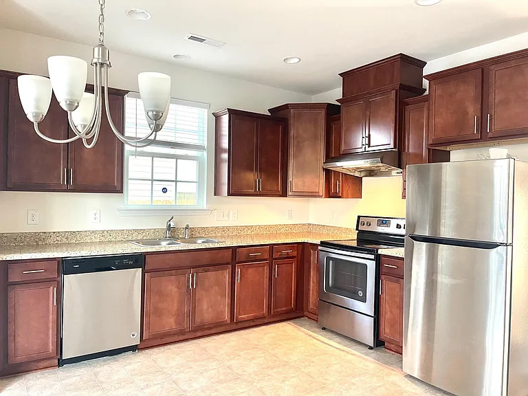 111 Sirius St — Photo 4