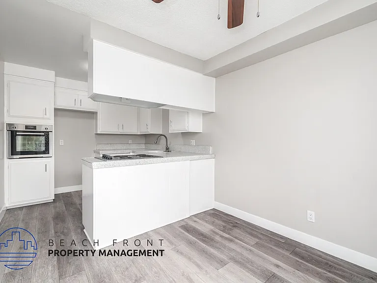 355 Coronado Ave. — Photo 4