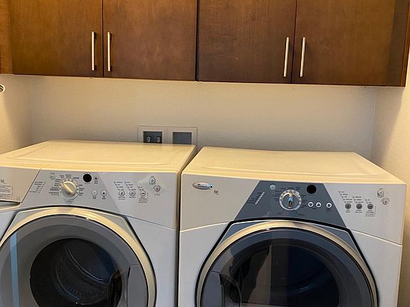 3rd floor laundry closet