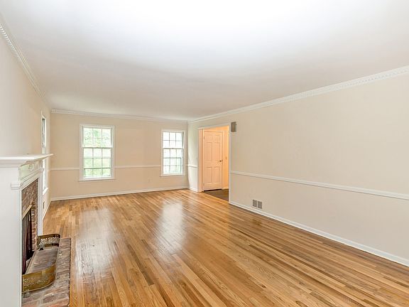 4th image of 1744 Merriam Dr