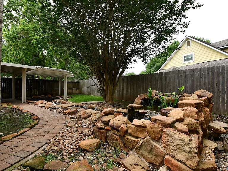 1947 Mayweather Ln — Photo 9